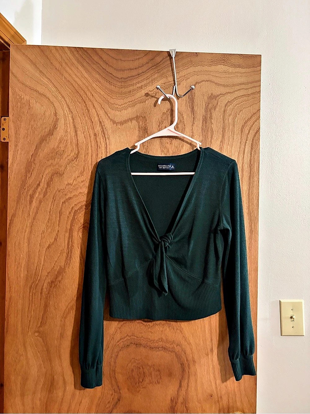 Abercrombie & Fitch Soft A&F Cozy Tie Front Cropped Sweater Black Medium